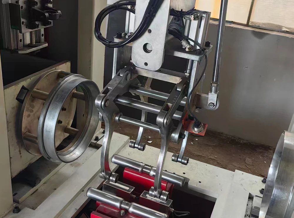 Soudage automatique de joints circulaires de cylindres pour une ligne de production de bouteilles de