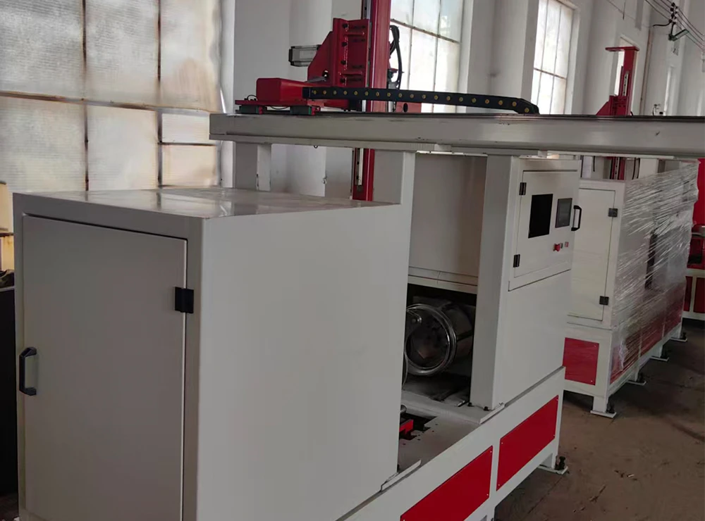Soudage automatique de joints circulaires de cylindres pour une ligne de production de bouteilles de
