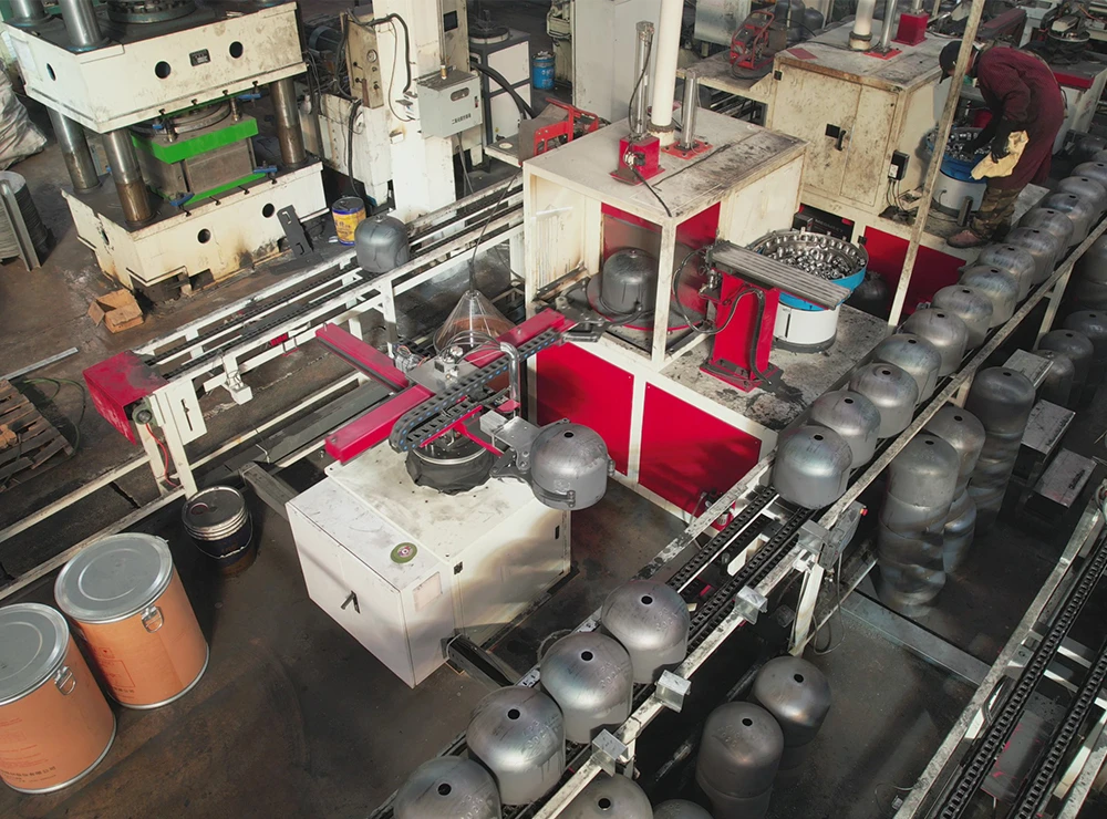Manipulateur universel pour ligne de production de bouteilles de GPL