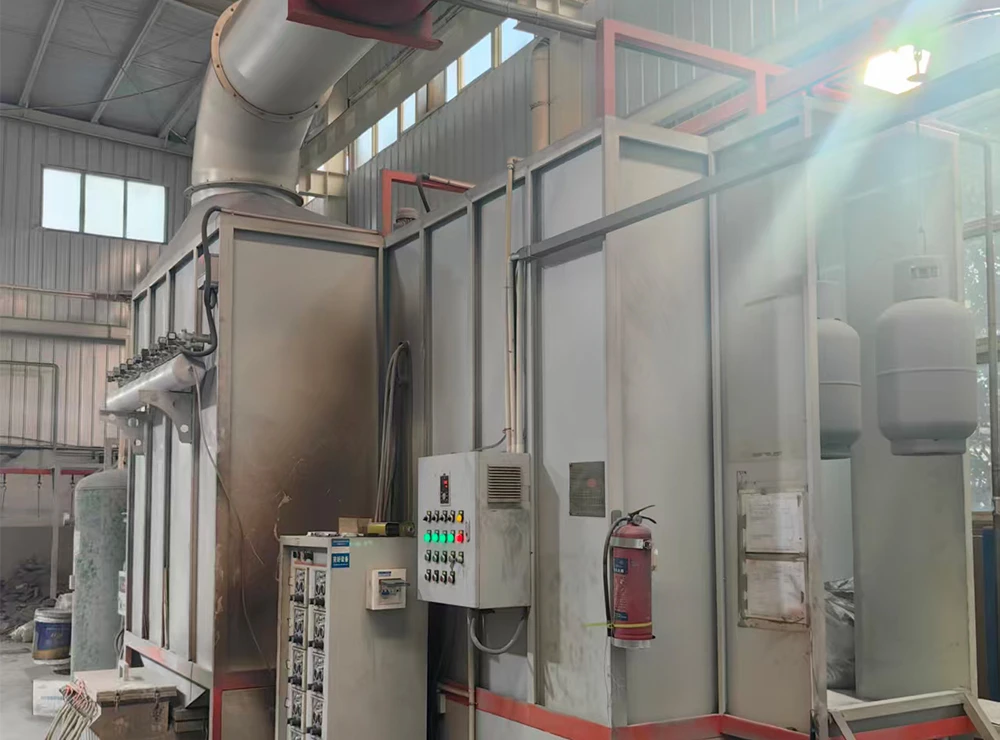 Ligne de rev&ecirc;tement en poudre &eacute;lectrostatique pour bouteilles de GPL