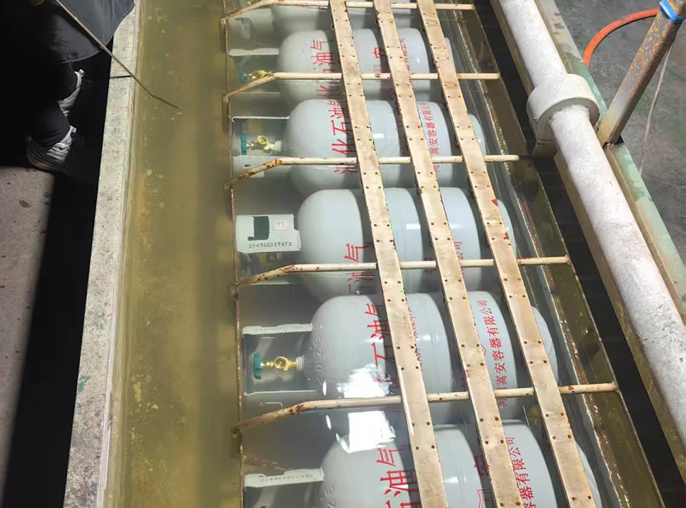 Machine de test de fuite d'air pour ligne de production de bouteilles de gaz GPL