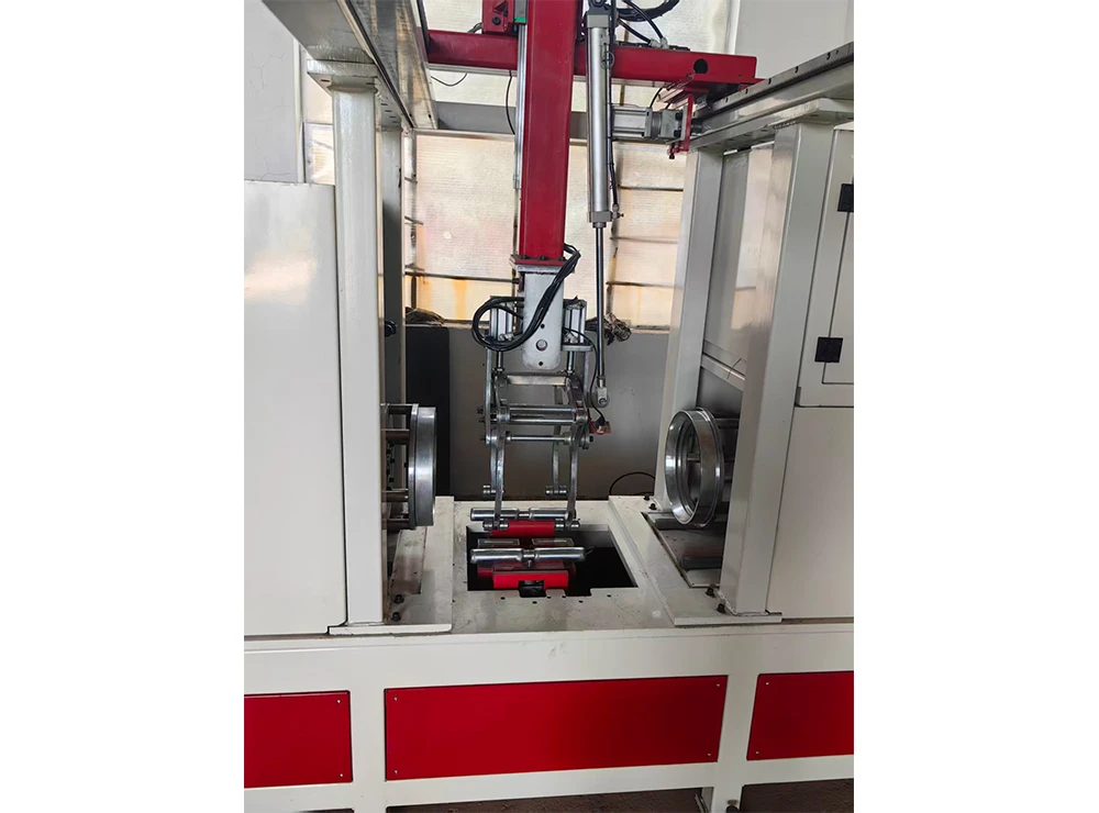 Soudage automatique de joints circulaires de cylindres pour une ligne de production de bouteilles de