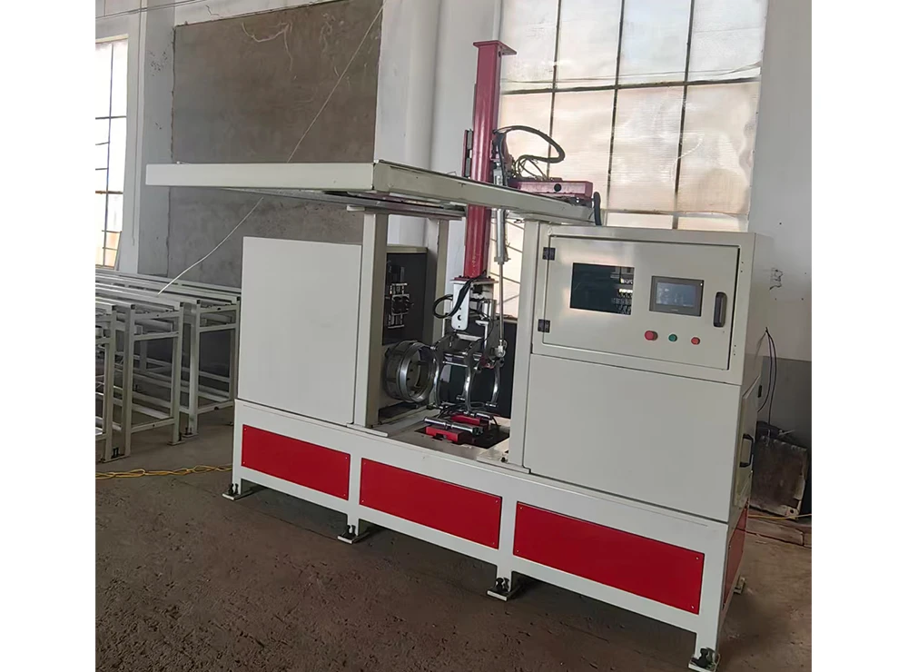 Soudage automatique de joints circulaires de cylindres pour une ligne de production de bouteilles de